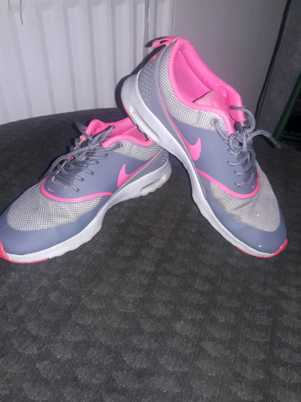 womens nike trainers size 6